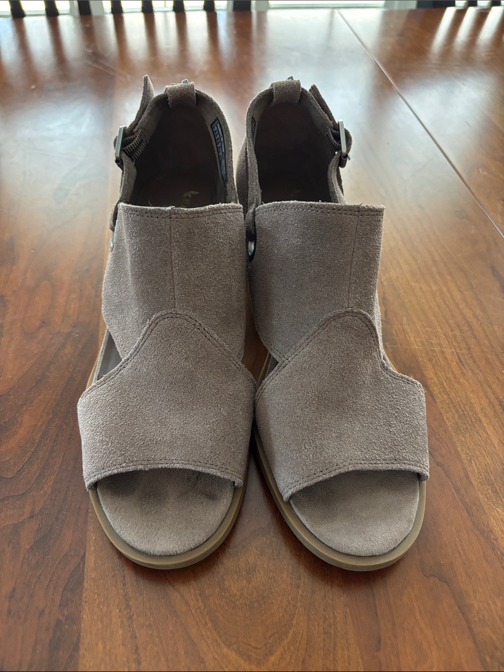 Kookaburra by Ugg Women’s Open Toe Side Buckle Block Heel Sandals Taupe Size 8